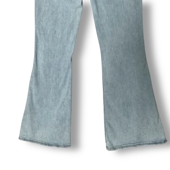 American Eagle Low Rise Flare Jeans Sz 12 Light Wash Casual Blue Boho Hippie - Picture 8 of 13